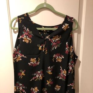 Black and floral flowy tank